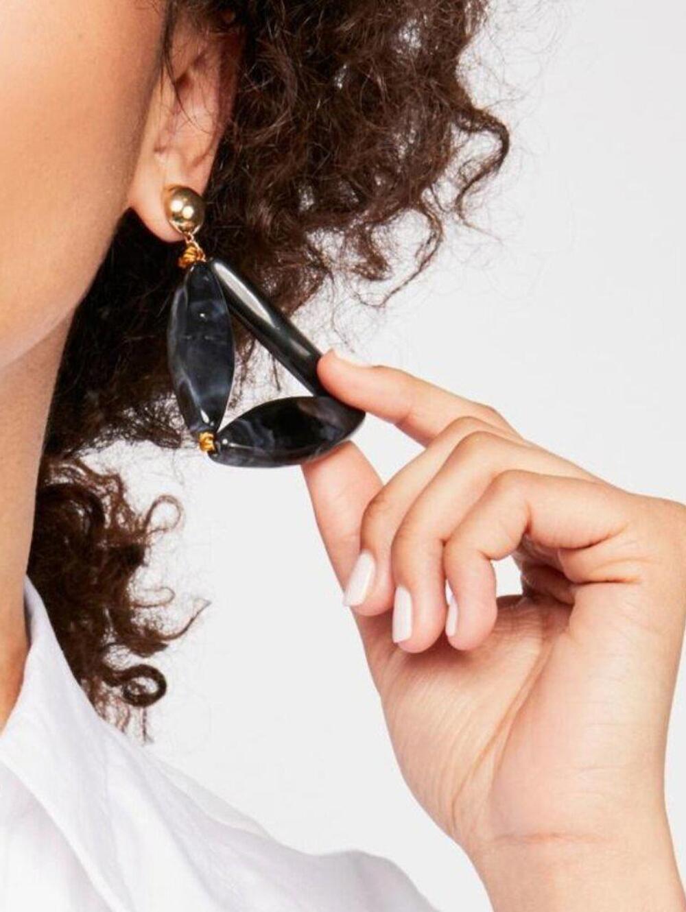 Free People Resin Earrings Black - Picture 2 of 3